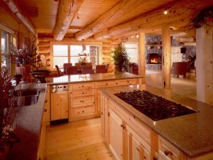 Какой придумать интерьер кухни в деревянном доме